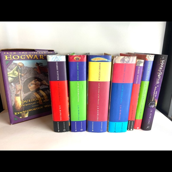 Harry Potter: Complete Books Set wt Hogwarts - Picture 2 of 8